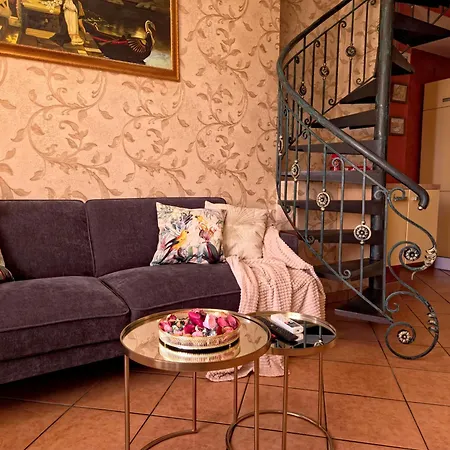 Comfort Maisonette Near To Alexander Nevsky Cathedral Lägenhet